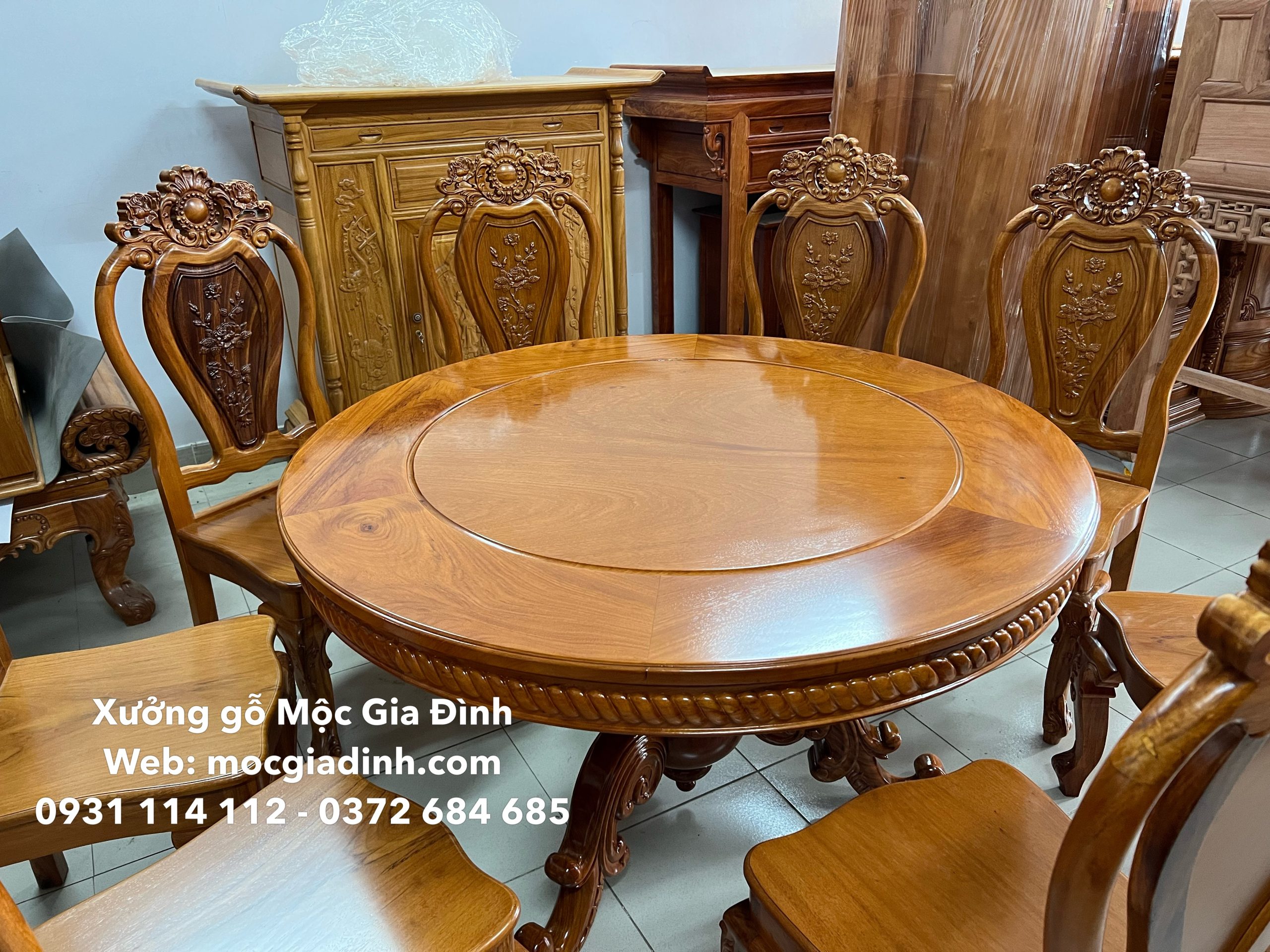 Bàn ăn Gõ Đỏ Tròn 8 ghế