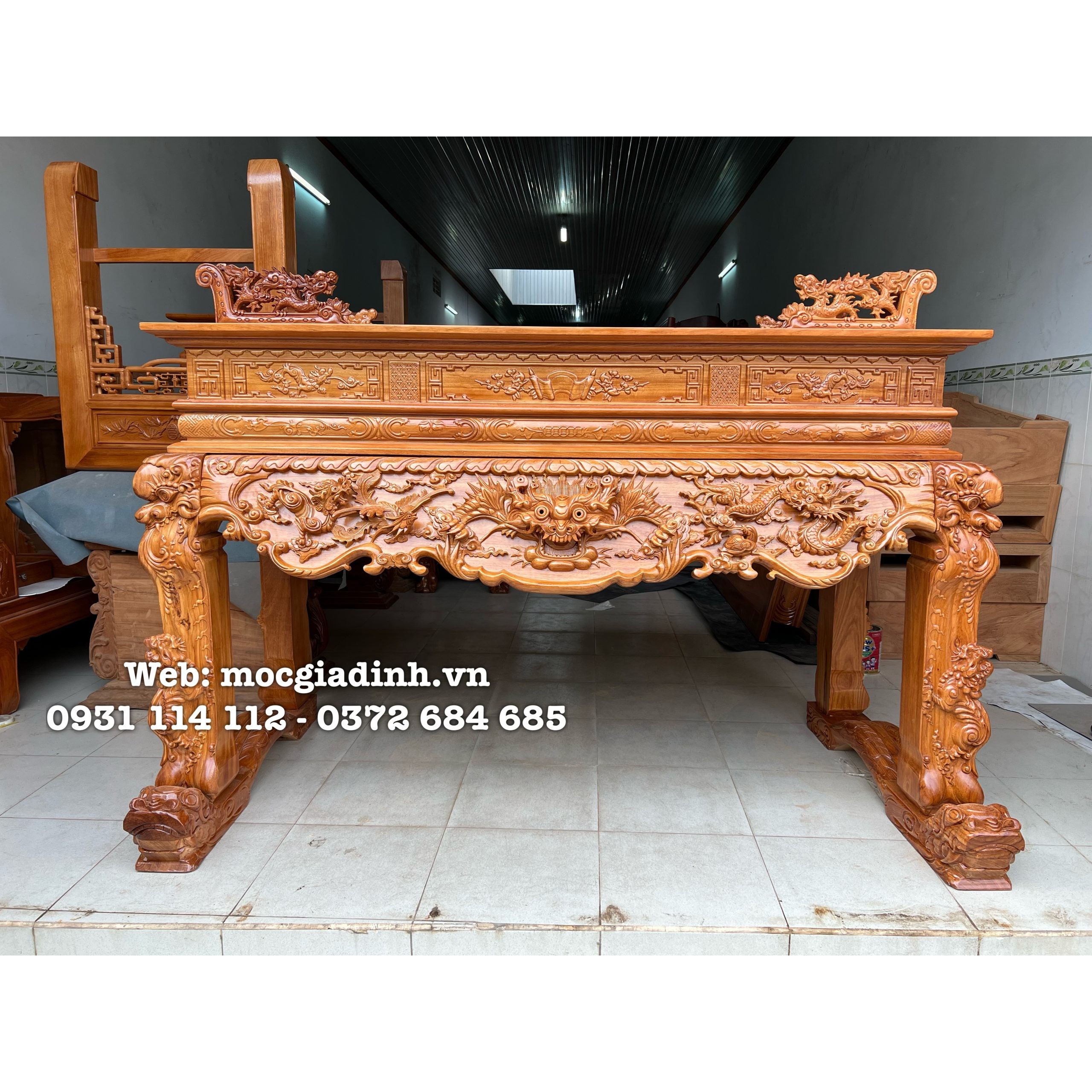 Sập thờ Gia Tiên gỗ gõ đỏ cửu huyền thất tổ chân 16