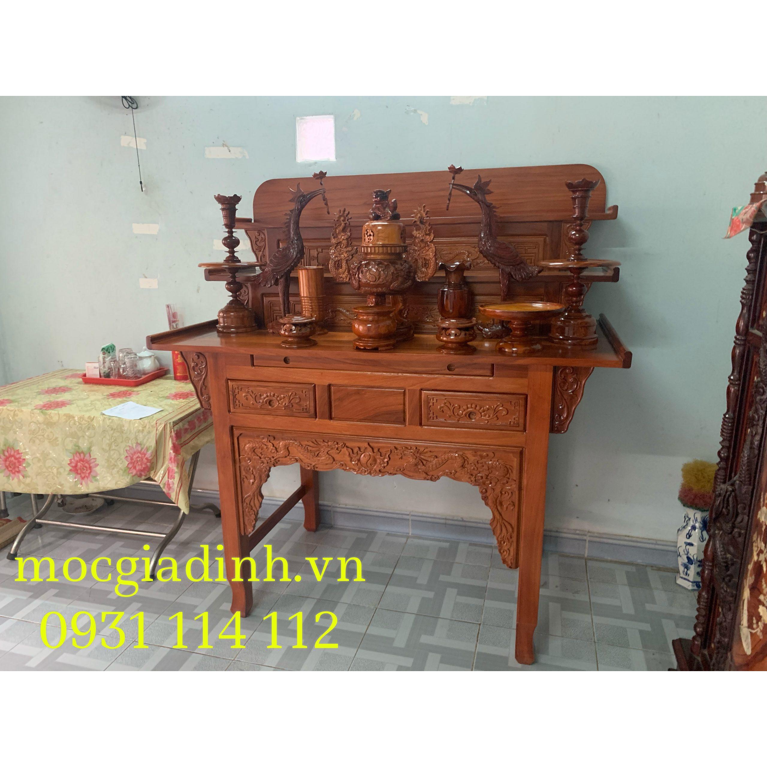 Bàn thờ gia tiên tam cấp gỗ Gõ Đỏ 147cm