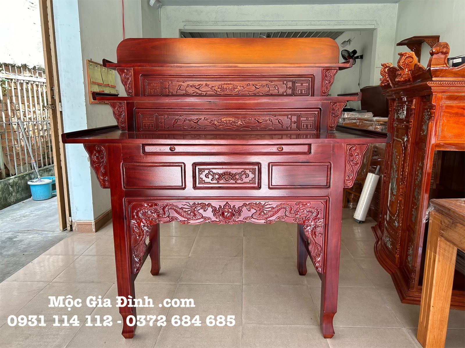 Bàn thờ Gia Tiên gỗ Tràm Rừng tam cấp