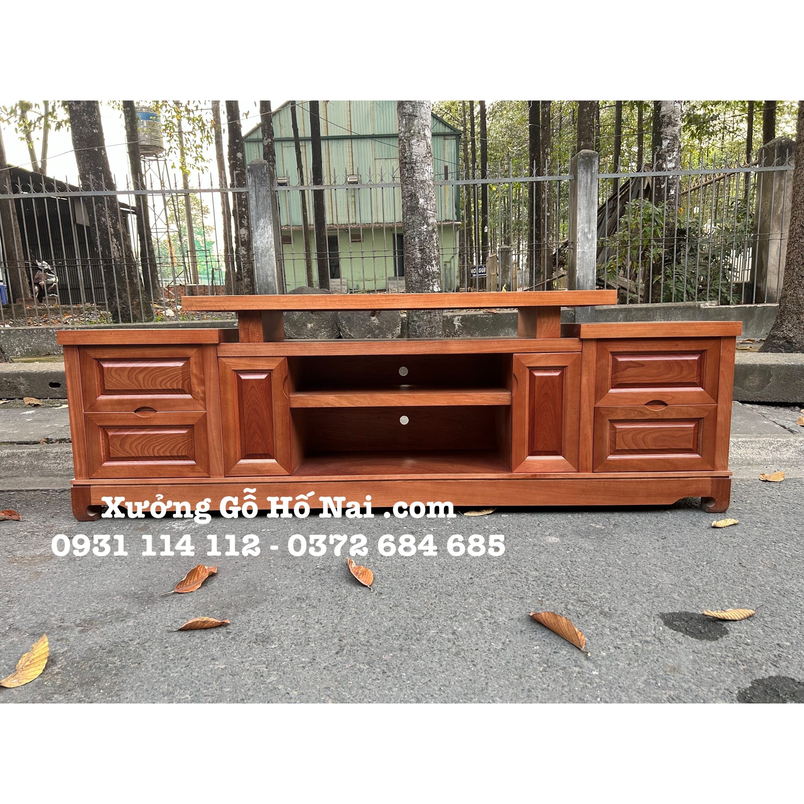 Kệ tivi Gỗ Xoan Mâm Nhô