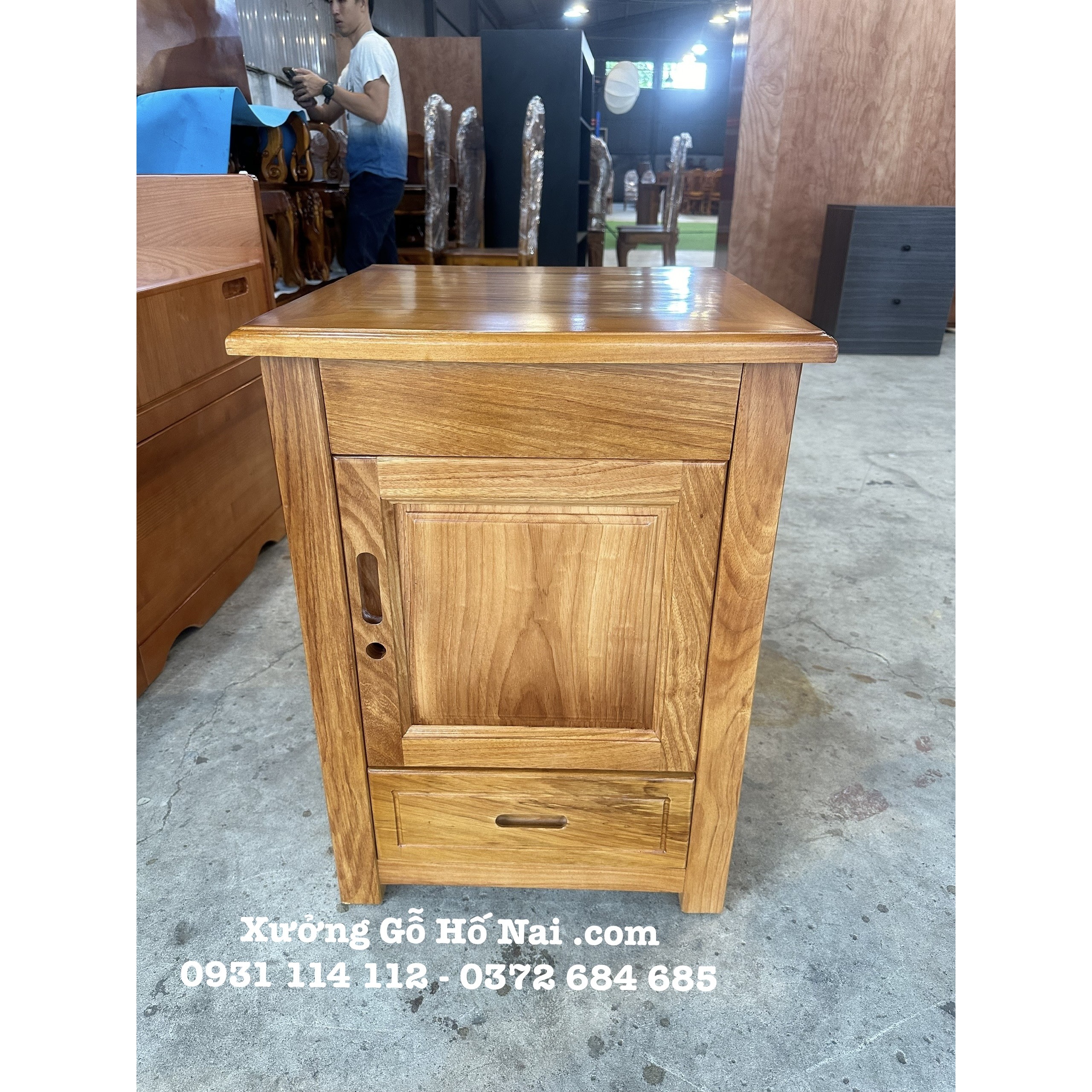 Tủ đầu giường Gõ Đỏ Cánh Mở