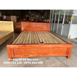 Giường Gỗ Thông Màu Xoan