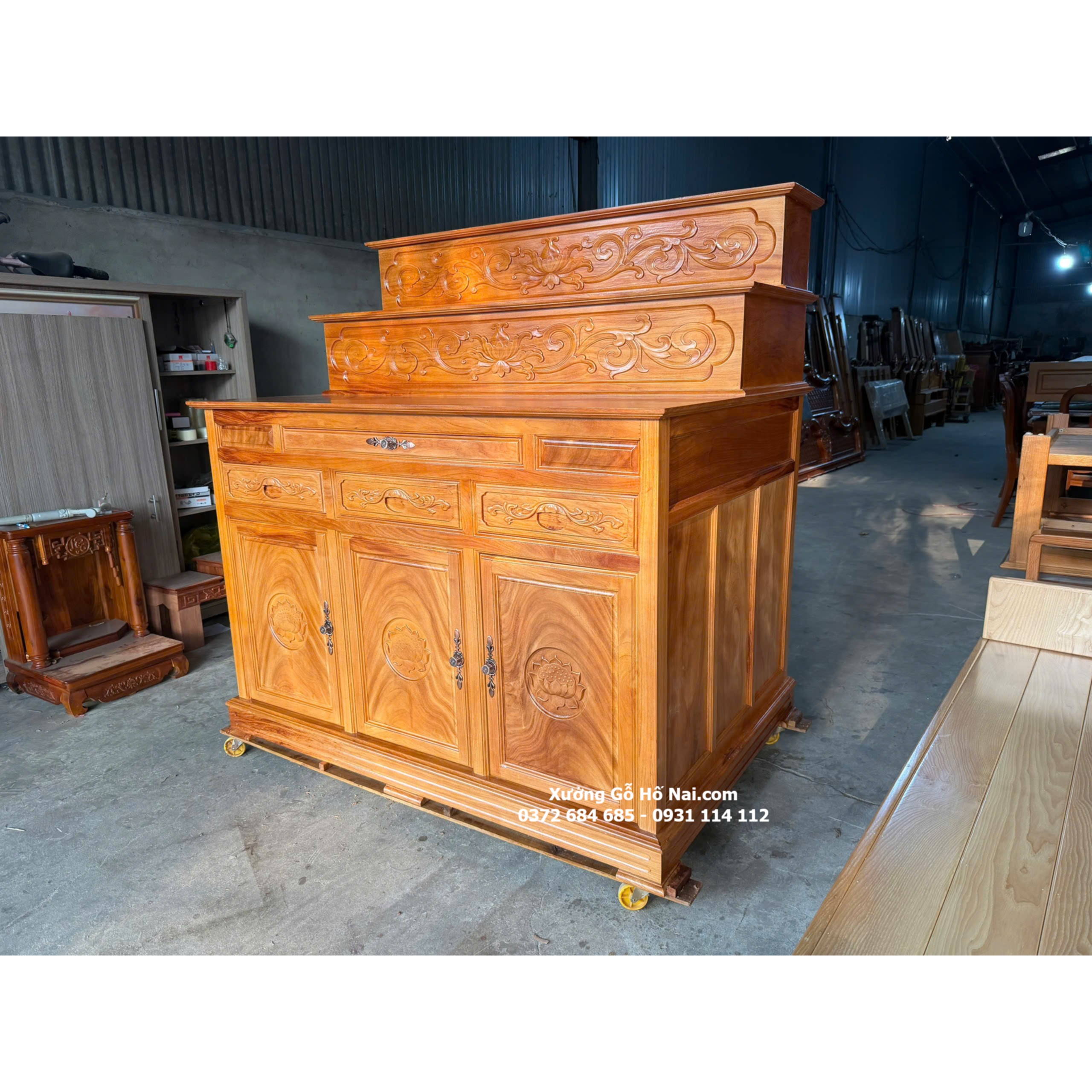 Tủ thờ tam cấp gỗ gõ 21B03